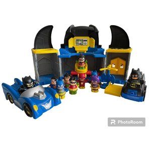 Fisher Price Little People DC Super Friends Batcave Batman 10 Figures 2 Cars